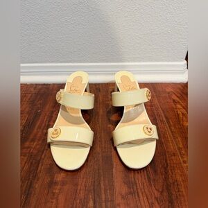 Christian Louboutin La Saviata Emblem Slide Sandal Size 38 Snow Patent Leather